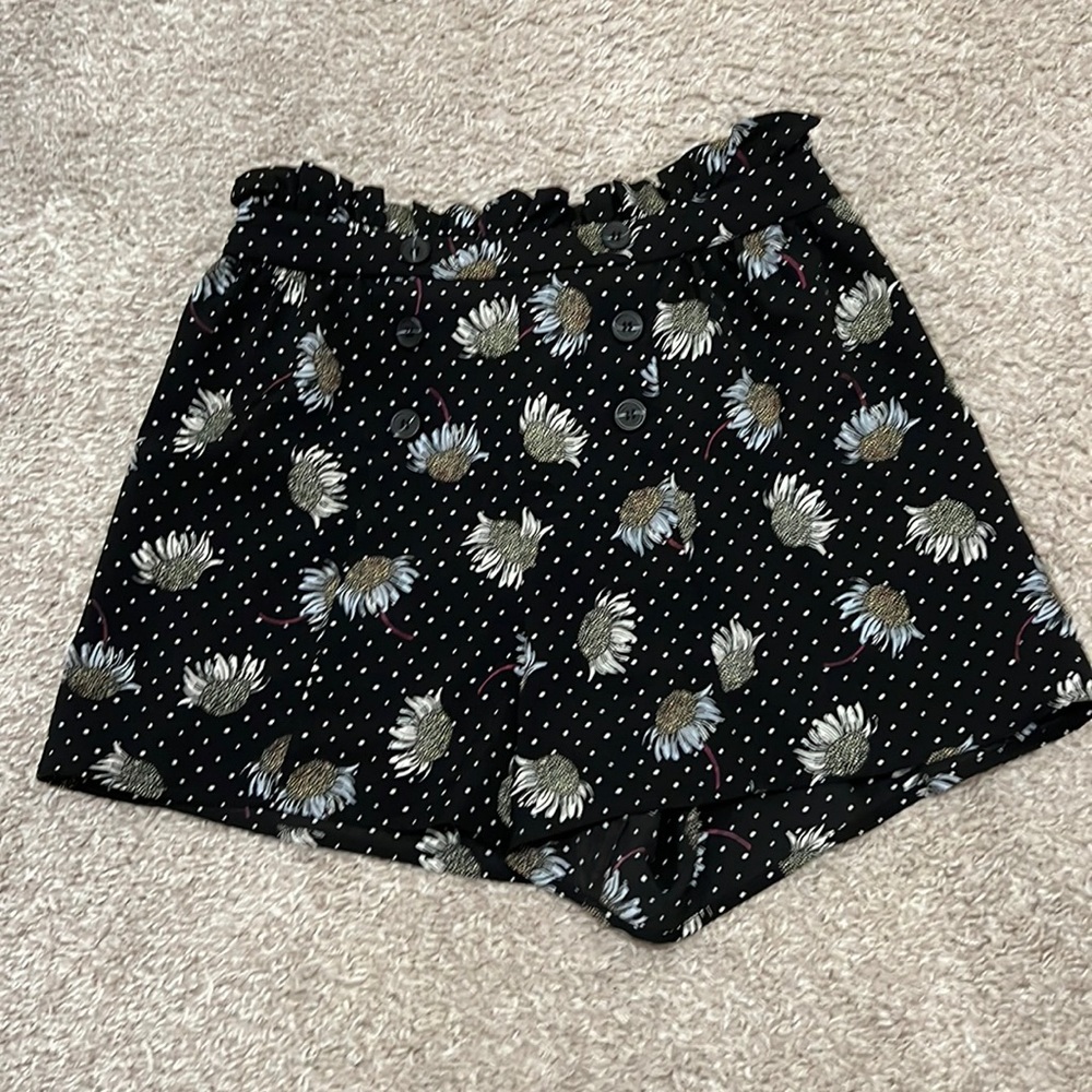 High-waisted sunflower print soft shorts